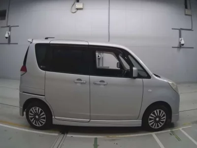 Mitsubishi DELICA D2