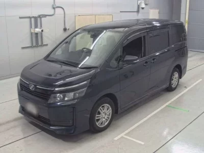 Toyota VOXY  с аукциона в Японии