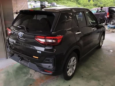 Toyota RAIZE  с аукциона в Японии