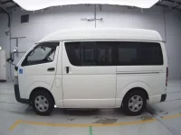 Toyota HIACE VAN лот № 30287 оценка 3.5  с аукциона в Японии 3