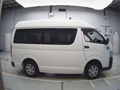 Toyota HIACE VAN  с аукциона в Японии