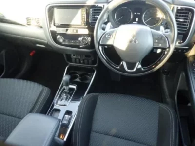 Mitsubishi OUTLANDER  с аукциона в Японии