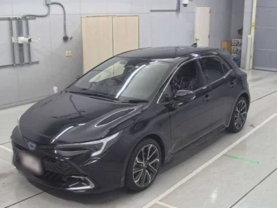 Toyota COROLLA SPORT  с аукциона в Японии