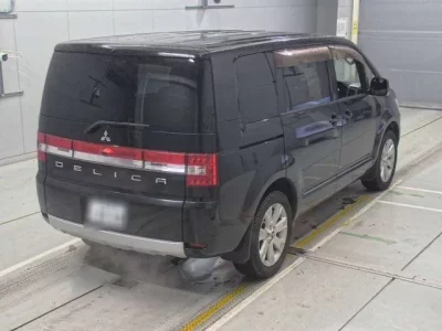 Mitsubishi DELICA D5  с аукциона в Японии