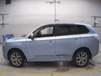 Mitsubishi OUTLANDER PHEV лот № 30321 оценка 4  с аукциона в Японии 3