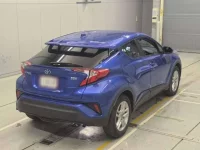 Toyota C-HR лот № 33413 оценка 4  с аукциона в Японии 1