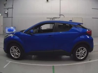 Toyota C-HR  с аукциона в Японии