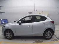 Mazda MAZDA2 лот № 36482 оценка 4.5  с аукциона в Японии 3