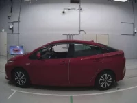 Toyota PRIUS PHV лот № 36483 оценка 4.5  с аукциона в Японии 3