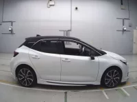 Toyota COROLLA SPORT лот № 36485 оценка 5  с аукциона в Японии 2