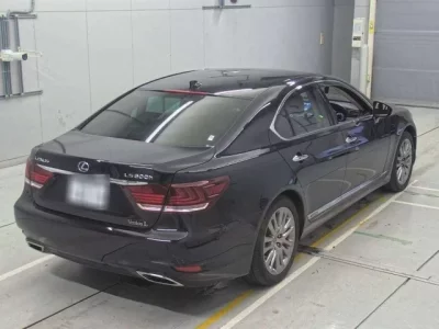 Lexus LS