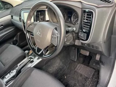 Mitsubishi OUTLANDER  с аукциона в Японии