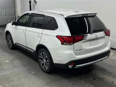 Mitsubishi OUTLANDER  с аукциона в Японии
