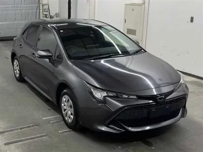 Toyota COROLLA SPORT  с аукциона в Японии