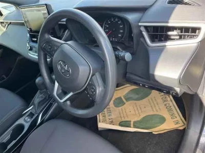 Toyota COROLLA SPORT  с аукциона в Японии