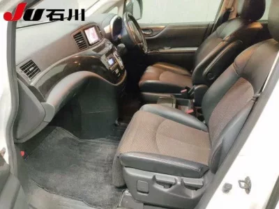 Nissan ELGRAND  с аукциона в Японии