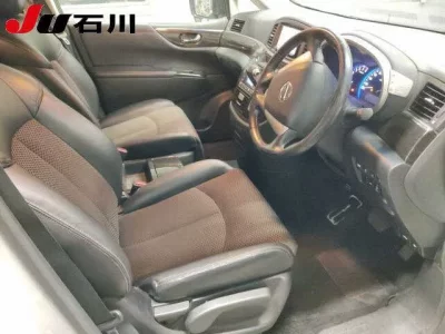 Nissan ELGRAND  с аукциона в Японии