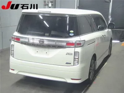 Nissan ELGRAND  с аукциона в Японии