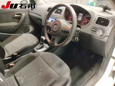 Volkswagen POLO  с аукциона в Японии