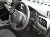 Toyota C-HR лот № 33431 оценка 4  с аукциона в Японии 6