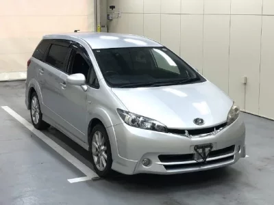 Toyota WISH  с аукциона в Японии