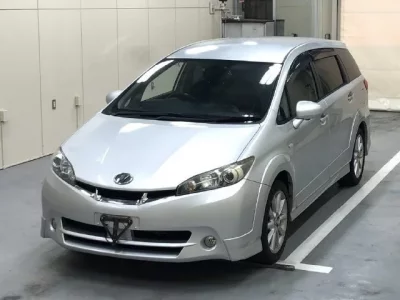 Toyota WISH  с аукциона в Японии