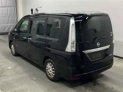 Nissan SERENA  с аукциона в Японии
