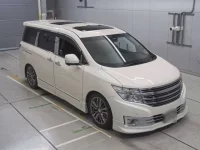 Nissan ELGRAND лот № 36515 оценка 4.5  с аукциона в Японии 4