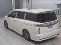 Nissan ELGRAND лот № 36515 оценка 4.5  с аукциона в Японии 5