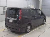 Toyota NOAH лот № 11002 оценка RA  с аукциона в Японии 1