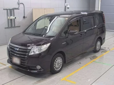 Toyota NOAH  с аукциона в Японии