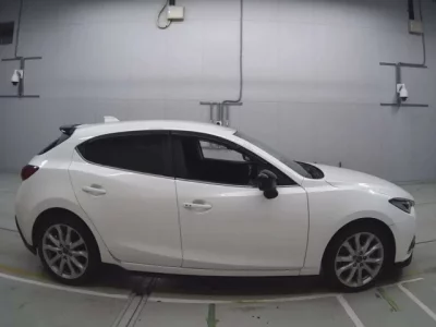 Mazda AXELA  с аукциона в Японии