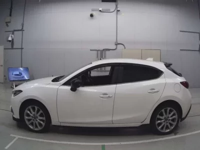 Mazda AXELA  с аукциона в Японии