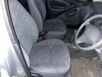 Toyota VITZ лот № 85146 оценка 3.5  с аукциона в Японии 6