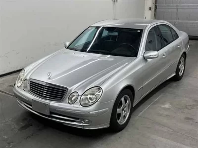 Mercedes-Benz E CLASS  с аукциона в Японии