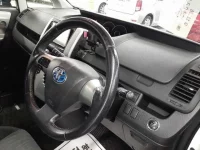 Toyota NOAH лот № 30388 оценка 3.5  с аукциона в Японии 6