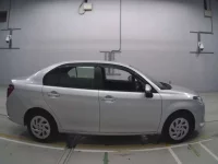 Toyota COROLLA AXIO лот № 30390 оценка RA  с аукциона в Японии 2