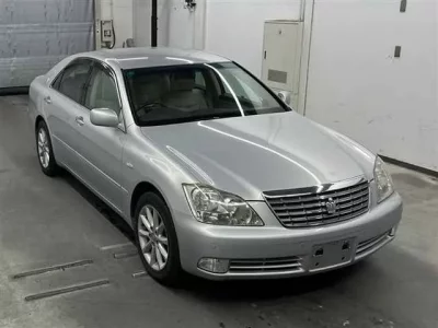 Toyota CROWN  с аукциона в Японии