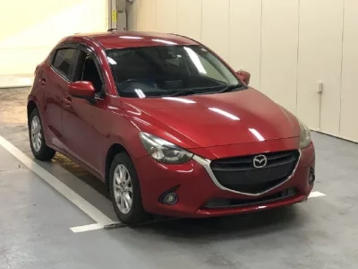 Mazda DEMIO  с аукциона в Японии