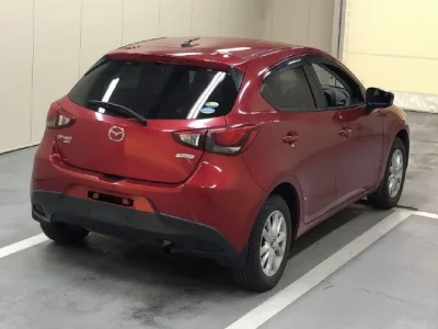 Mazda DEMIO  с аукциона в Японии
