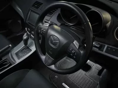 Mazda AXELA  с аукциона в Японии