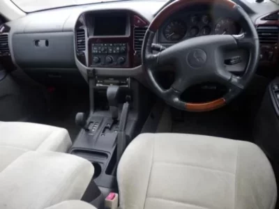 Mitsubishi PAJERO  с аукциона в Японии
