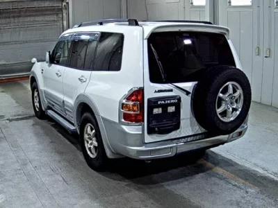 Mitsubishi PAJERO  с аукциона в Японии
