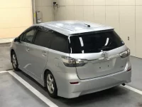 Toyota WISH лот № 3087 оценка 3.5  с аукциона в Японии 1