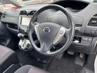 Nissan SERENA  с аукциона в Японии