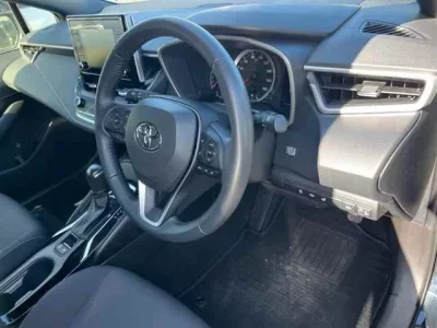 Toyota COROLLA SPORT  с аукциона в Японии