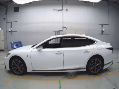 Lexus LS  с аукциона в Японии