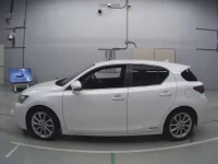 Lexus CT лот № 30481 оценка 4  с аукциона в Японии 3