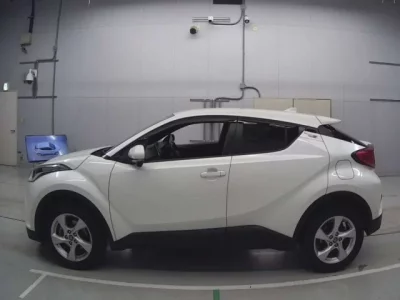 Toyota C-HR  с аукциона в Японии