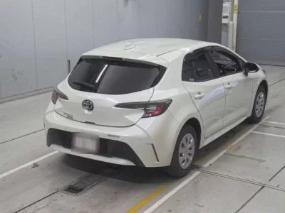 Toyota COROLLA SPORT  с аукциона в Японии
